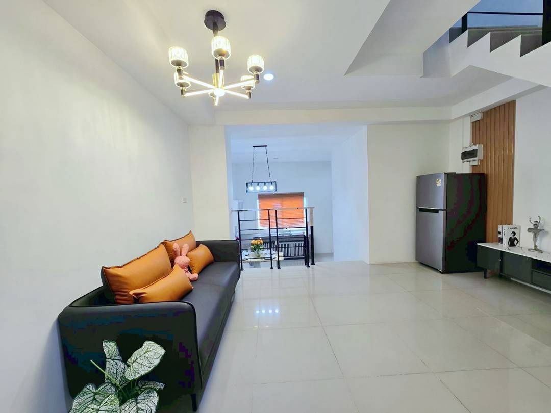 picture 3Storey Townhome near Sukhumvit in Soi Khaotalo 4beds 5baths - 4/19