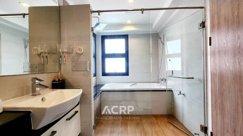 picture Luxury 3-storey house for sale, Supalai Essence Village, Suan Luang, Chaloem Prakiat Road, Rama 9 - 12/19
