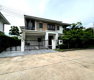 บ้านเดี่ยว วิทยาลัยอาชีวศึกษาธนบุรี : ขายบ้านเดี่ยวหลังมุมติดสวน 2 ชั้น หมู่บ้านปริญญ์สาทรราชพฤกษ์ บ้านหันหน้าทิศใต้ ใกล้รถไฟฟ้า BTS และ MRT บางหว้า เจ้าของขายเอง