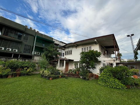 📌 บ้านเดี่ยวให้เช่า ซ.เอกมัย 28 สุขุมวิท 63 – บ้านใหญ่พร้อมสวน บรรยากาศร่มรื่น เหมาะอยู่อาศัย/Home Office/Clinic สนใจ Line ID : @951qfbfi