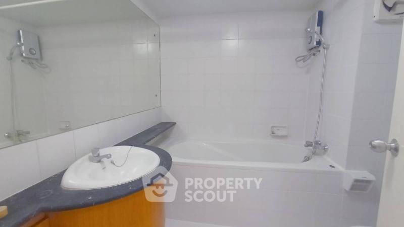 picture 1-BR Condo at Raintree Villa Sukhumvit 53 near BTS Thong Lor (ID 998605) - 2/5