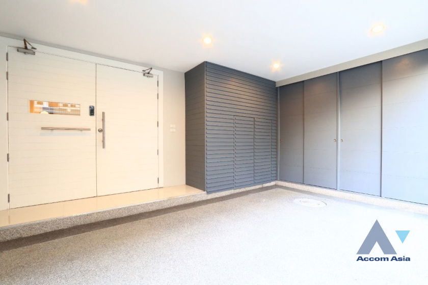 รูป 🔼🔽 AccomA 📩 Spacious townhouse with modern interior in the Sathorn area (AA39160) - รูปที่ 16/18