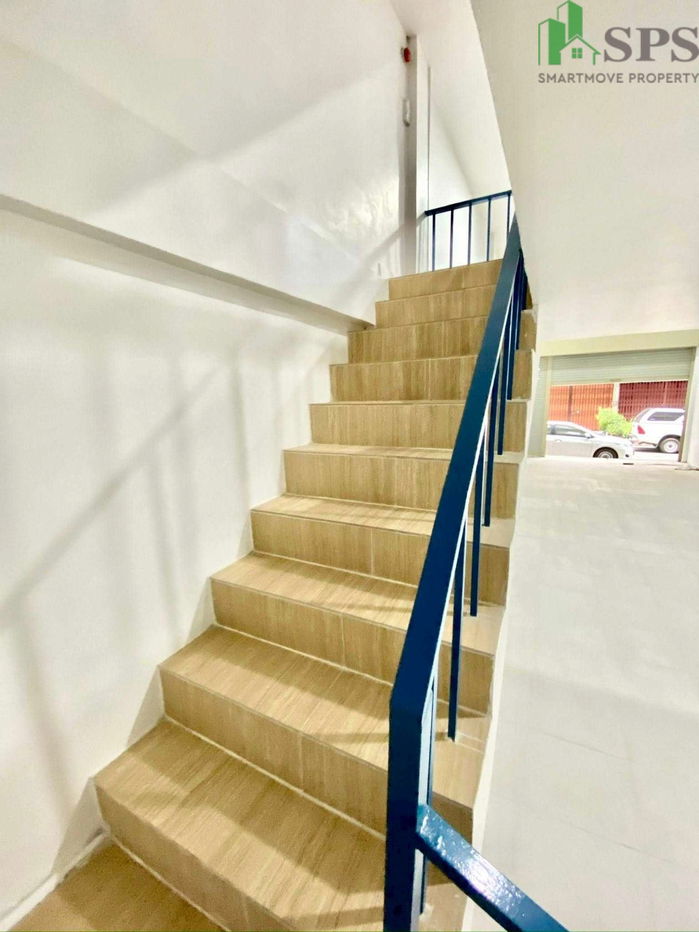 picture Commercial building for rent near Punnawithi BTS station (SPSAD3235) - 6/17