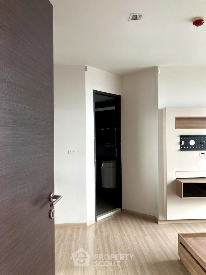รูป คอนโด 3-ห้องนอน ที่ ริธึ่ม สาทร ใกล้ BTS สะพานตากสิน (ID 2145637) - รูปที่ 3/7