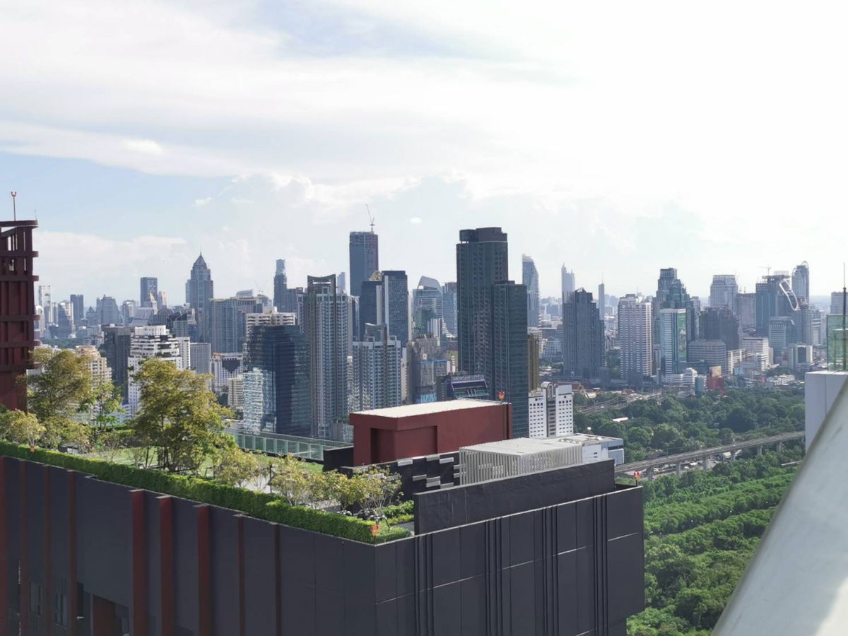 picture For Rent Life Asoke Rama 9 Very High Floor Very Nice View 32 Sqm 1 Bedroom 1 Bathroom near MRT Phra Ram 9 and G Tower - 33/34