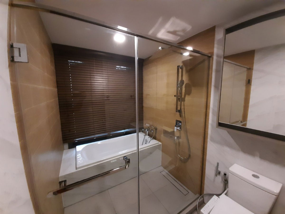 picture For Rent Taka HAUS Ekamai 12 is a luxury condominium in Japanese style with a private garden in the house. - 28/39