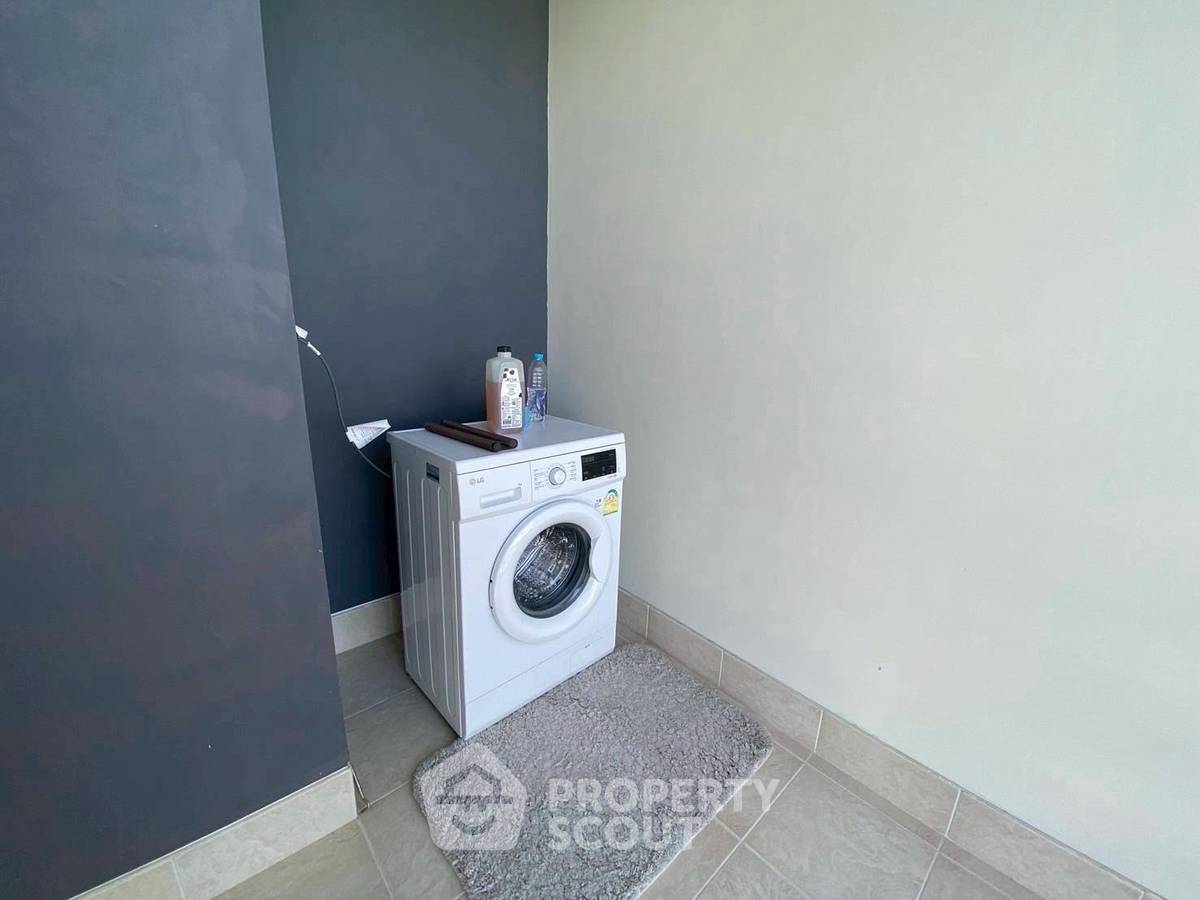รูป คอนโด 2-ห้องนอน ที่ รีเฟล็คชั่น จอมเทียน บีช พัทยา ใกล้ เมืองพัทยา (ID 2264854) - รูปที่ 12/16
