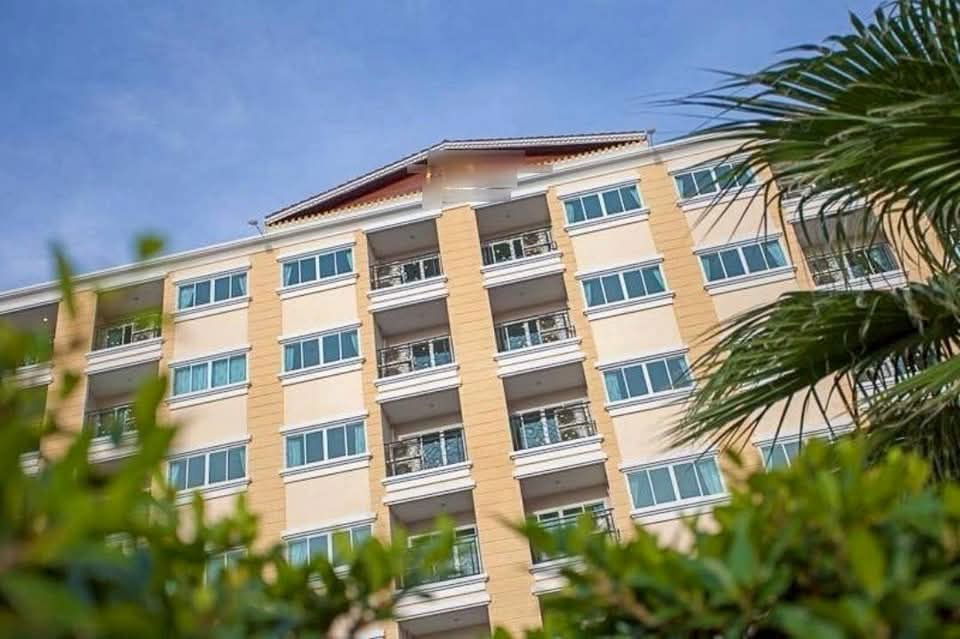 picture Hotel for sale, good location, in the heart of Pattaya city. - 1/8