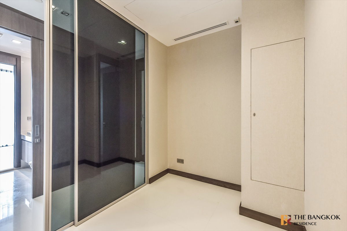 picture 🔥Super Hot Deal 🔥Q1 Sukhumvit, Ultra Luxury near BTS nana - 10/24