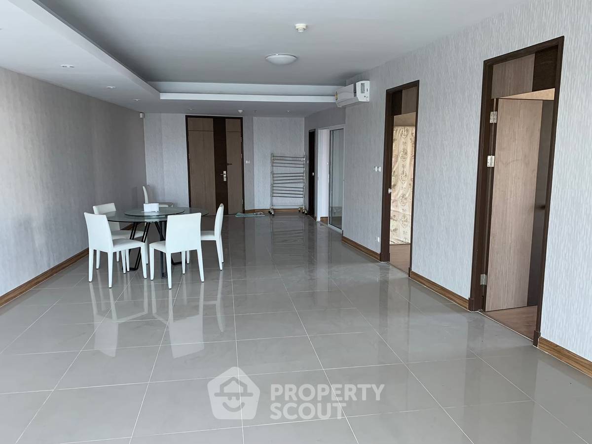 picture 3-BR Condo at Supalai River Resort Charoen Nakhon in Samre (ID 1537194) - 6/12