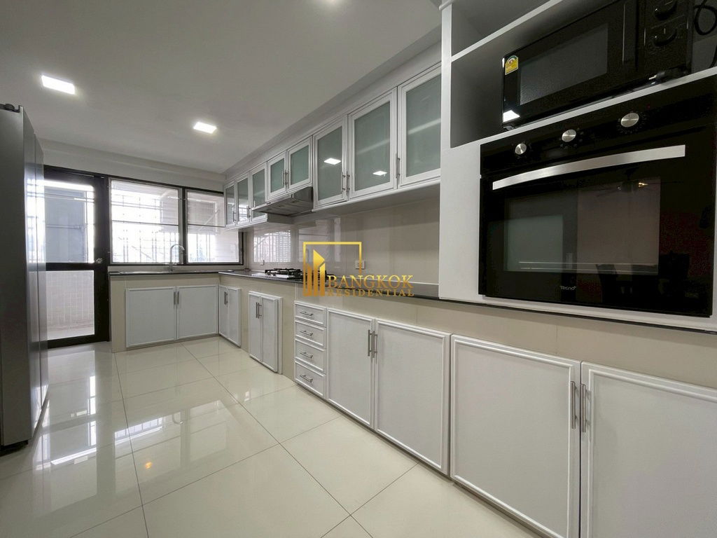 รูป Impressive 3 Bedroom Apartment For Rent in Sukhumvit 12 - BR21295AP - รูปที่ 12/49