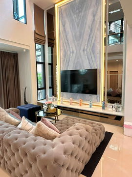For rent Supalai Essence SuanLuang, a perfect combination of beautiful home, good location and quality community. Line ID: @951qfbfi