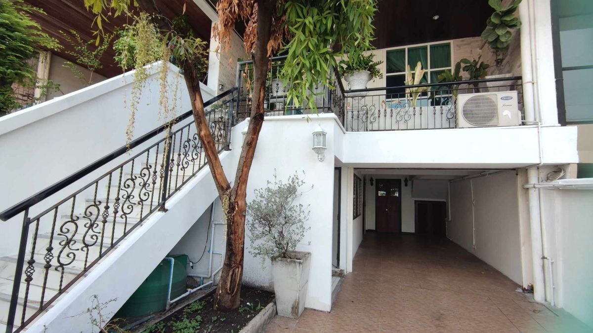 picture TownHouse for rent in Soi Ekkamai 21 - 3/9