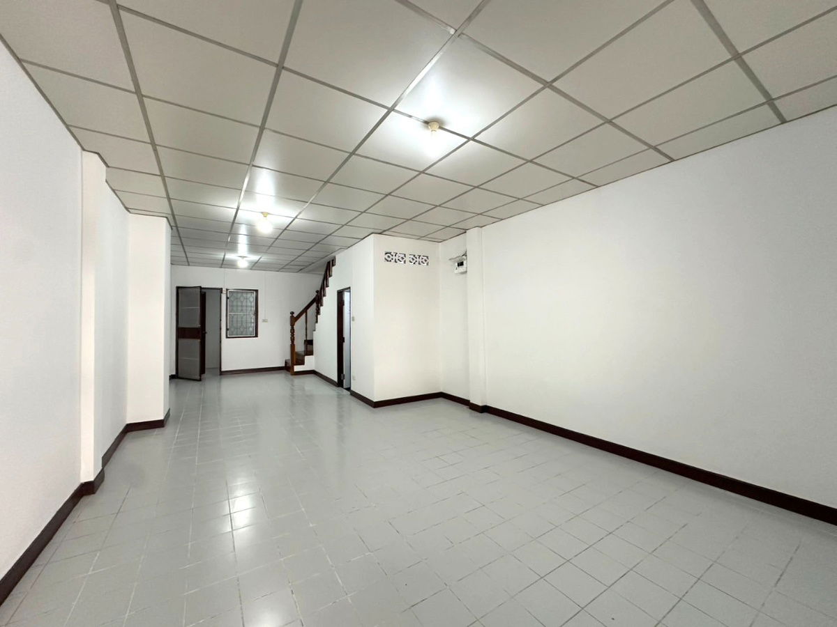รูป ขายทาวน์เฮ้าส์ 2 ชั้น 16 ตรว. 2ห้องนอน 2ห้องน้ำ นนทบุรี 1.9ล้าน - รูปที่ 2/15