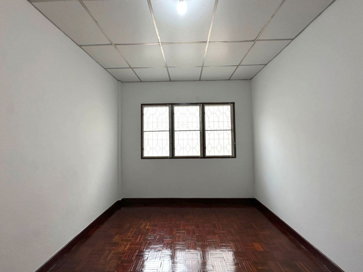 รูป ขายทาวน์เฮ้าส์ 2 ชั้น 16 ตรว. 2ห้องนอน 2ห้องน้ำ นนทบุรี 1.9ล้าน - รูปที่ 11/15