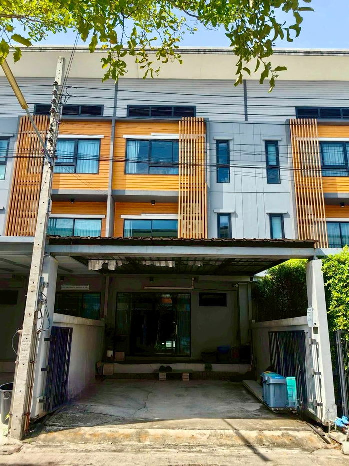 รูป ทาวน์โฮม 3 ชั้น ใกล้เมกาบางนา บรรยากาศร่มรื่น เงียบสงบ ยูนิตน้อยเป็นส่วนตัว โครงการ Ecospace บางนา–วงแหวน - รูปที่ 1/12
