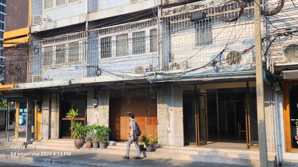 รูป 🏢 ให้เช่าตึกแถวใกล้ BTS เอกมัย 350 ม. - 3 คูหา 4 ชั้น 792 ตรม. - รูปที่ 17/18