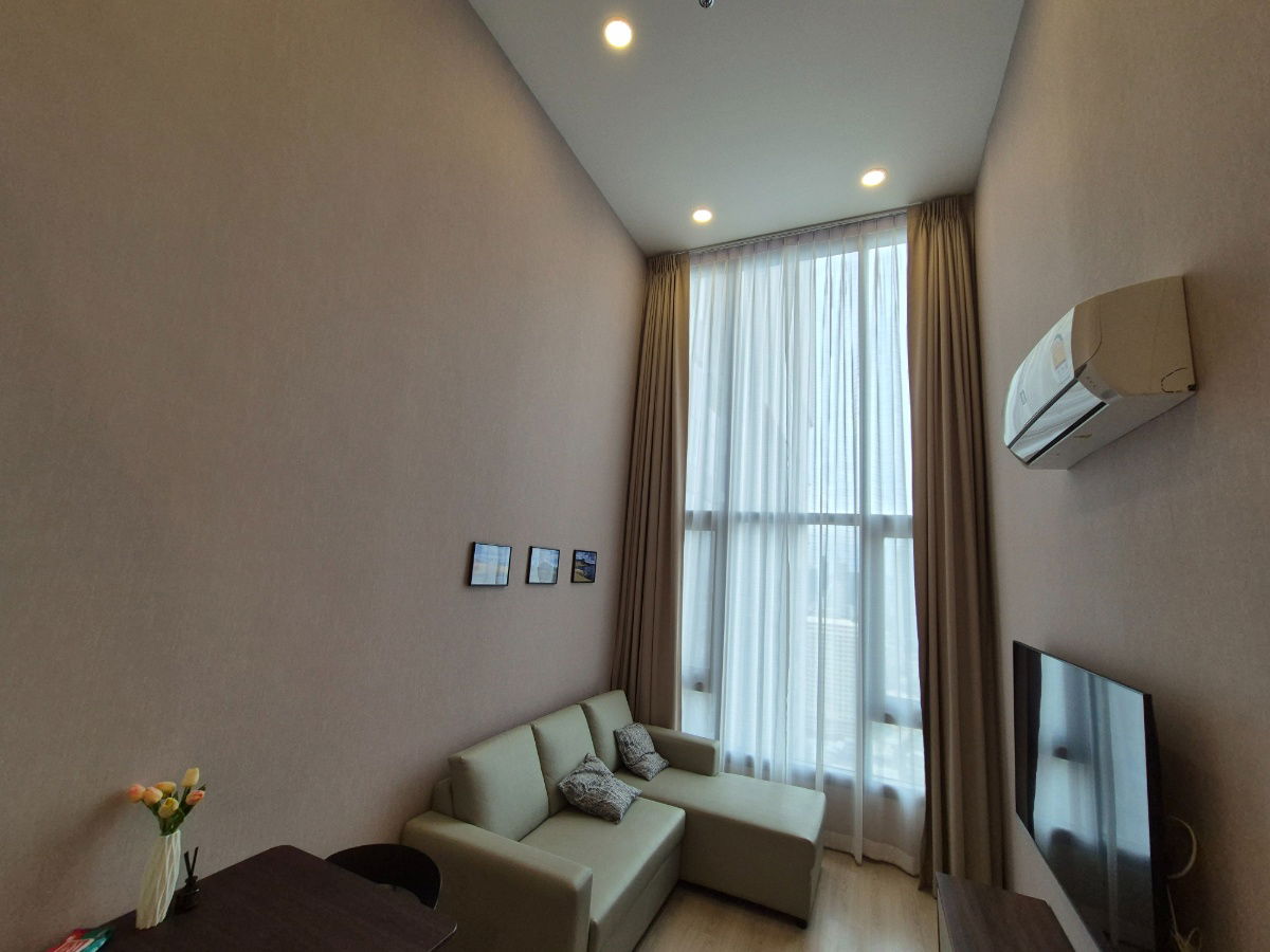รูป พร้อมเช่า ไลฟ์ พระราม 4-อโศก 1 ห้องนอน สองชั้น พร้อมครัวปิด  - รูปที่ 7/14