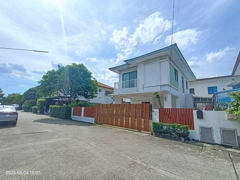 Lotus Lam Luk Ka 650 m. Baan Fah Piyarom 2-story detached house for rent 52 sq.wa.210 sq.m. air furn