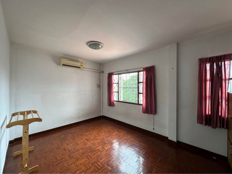 รูป ให้เช่าบ้าน หมู่บ้านลภาวัน 11 (บ้านพร้อมอยู่) - รูปที่ 6/6