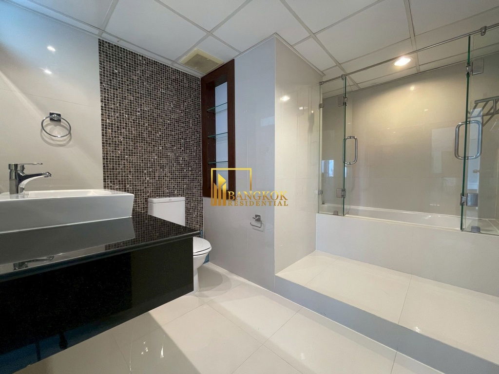 รูป Impressive 3 Bedroom Apartment For Rent in Sukhumvit 12 - BR21295AP - รูปที่ 19/49