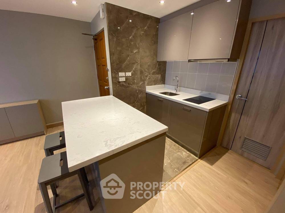 picture 2-BR Condo at 39 Suites near BTS Phrom Phong (ID 385060) - 5/23