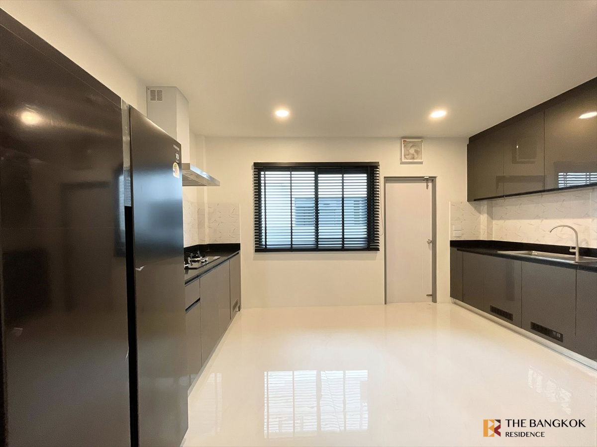 picture The City Bangna 💫Fully Furnished in Modern Luxury Style✨ Near Mega Bangna - 13/16