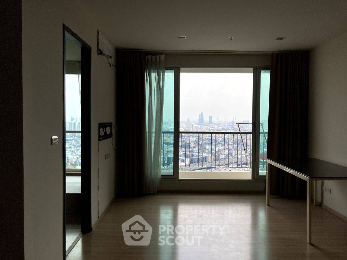 รูป คอนโด 3-ห้องนอน ที่ ริธึ่ม สาทร ใกล้ BTS สะพานตากสิน (ID 2145637) - รูปที่ 1/7