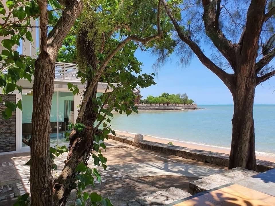 picture House for sale in a prime location, next to the sea, Wongamat, North Pattaya - 2/5