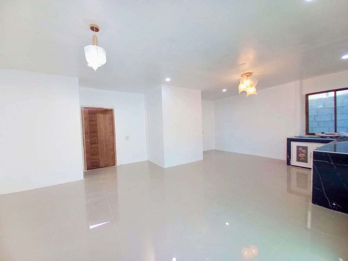 picture Affordable House in Pattaya located near Million years Stone Park  - 6/9