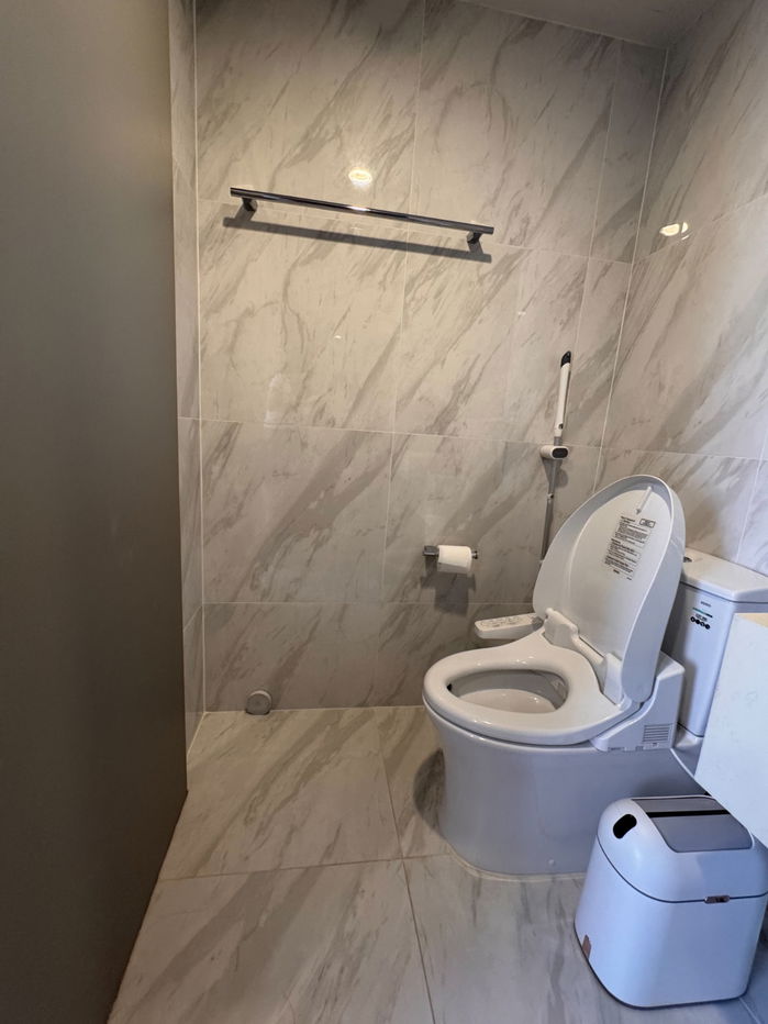 picture One-bedroom condo for Rent in Ideo Mobi Sukhumvit 40 Condominium, near Gateway Ekkamai Shopping center - 11/23