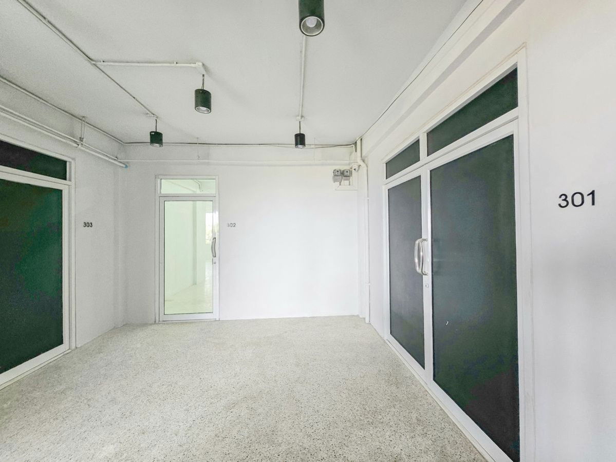 รูป WS2557 🏢 ห้องว่างให้เช่า ติดถนนลาดกระบัง เหมาะสำหรับ ออฟฟิศ / ร้านค้า / โกดังขนาดเล็ก เพียง 17,500 บาท/เดือน - รูปที่ 30/31