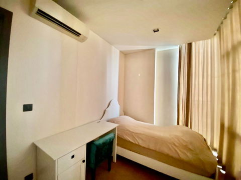 code : B152 The Room Charoenkrung 30