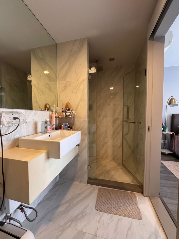 picture One-bedroom condo for Rent in Ideo Mobi Sukhumvit 40 Condominium, near Gateway Ekkamai Shopping center - 10/23