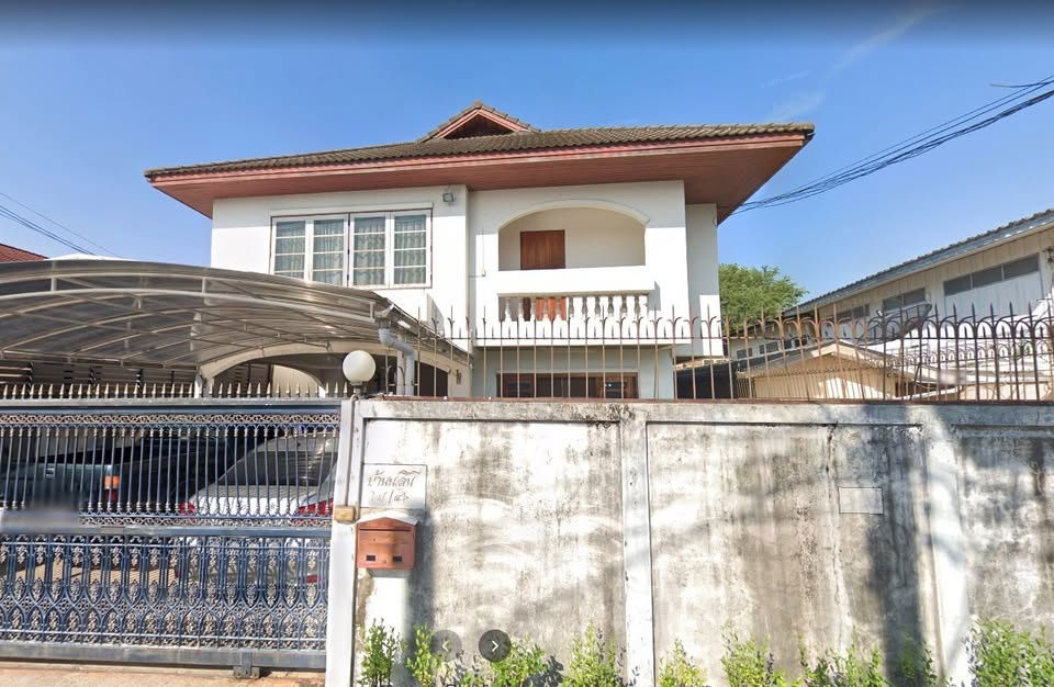 รูป ด่วน ขาย บ้านเดี่ยวสองชั้น ลาดพร้าว 35 ในราคาเพียง9.7 ล้านบาท  - รูปที่ 1/4