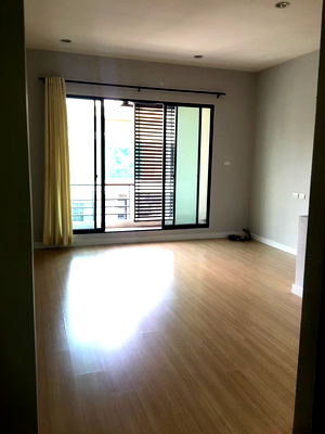 บ้านเดี่ยวให้เช่า : ให้เช่า 1 ห้อง ที่ : หมู่บ้านซิกเนเจอร์วัชรพล