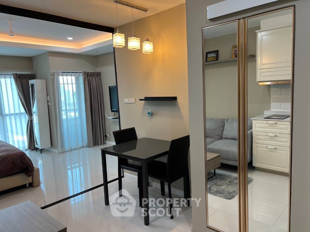 picture 1-BR Condo at Sathorn Gardens near MRT Si Lom (ID 1407093) - 4/15