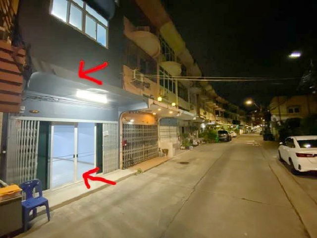 รูป อาคารพาณิชย์ 4 ชั้น 18 ตร.วา.288 ตร.ม.รีโนเวทใหม่ ย่านจอมทอง ม.สยาม 5 กม.เหมาะกับพักอาศัย 3 นอน 3 น้ำ ตลาดโอ๋เอ๋ 2 กม. - รูปที่ 1/8
