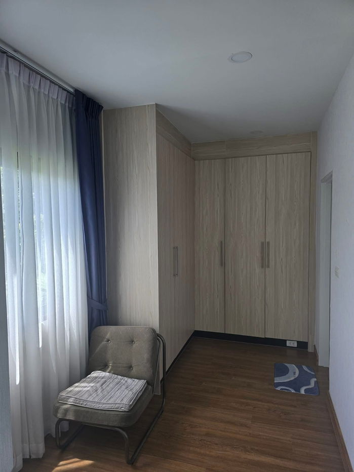 picture rent The City Pattanakarn, beautiful house, good location...perfect life - 9/11