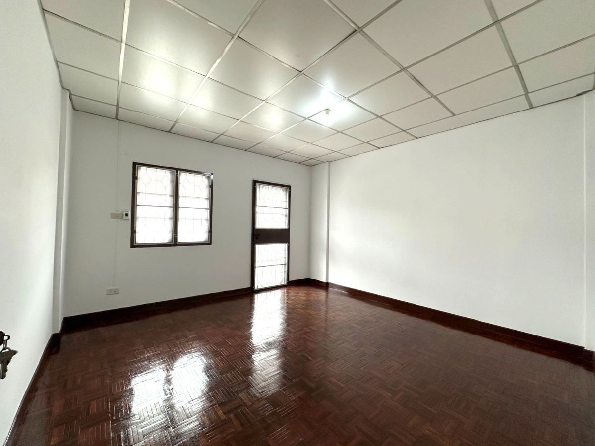 รูป ขายทาวน์เฮ้าส์ 2 ชั้น 16 ตรว. 2ห้องนอน 2ห้องน้ำ นนทบุรี 1.9ล้าน - รูปที่ 7/15