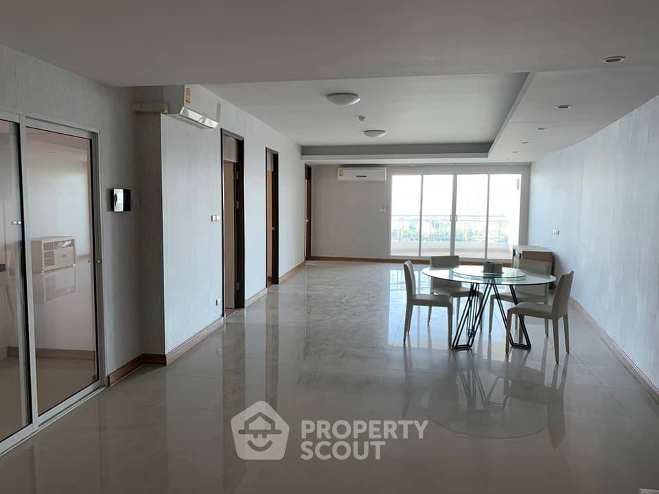 picture 3-BR Condo at Supalai River Resort Charoen Nakhon in Samre (ID 1537194) - 1/12