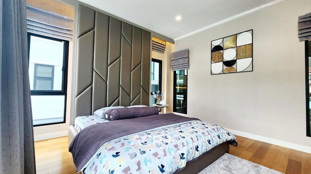 picture Luxury 3-storey house for sale, Supalai Essence Village, Suan Luang, Chaloem Prakiat Road, Rama 9 - 13/19