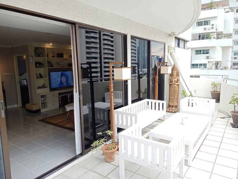 picture Condo for rent Supalai Place Sukhumvit 39 near BTS Phrom Phong 47,500 baht Property code: RS1558 - 27/29