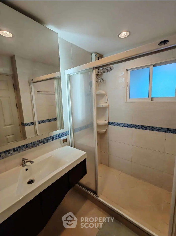 picture 1-BR Condo at Life @ Ratchada-Huaikwang near MRT Sutthisan (ID 2276947) - 10/10