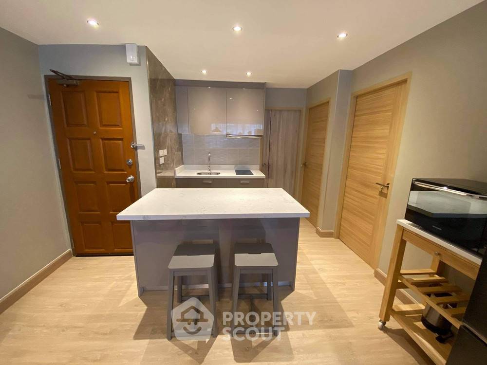 picture 2-BR Condo at 39 Suites near BTS Phrom Phong (ID 385060) - 3/23