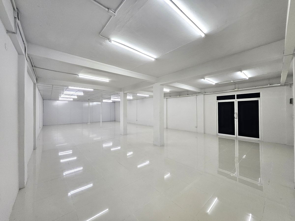รูป WS2557 🏢 ห้องว่างให้เช่า ติดถนนลาดกระบัง เหมาะสำหรับ ออฟฟิศ / ร้านค้า / โกดังขนาดเล็ก เพียง 17,500 บาท/เดือน - รูปที่ 1/31