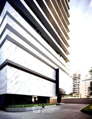 Condos for rent : 1-BR Condo At Saladaeng One, 400m To MRT Silom (ID 328129)