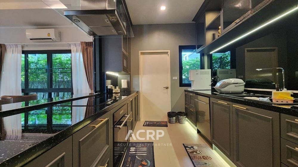 picture Luxury 3-storey house for sale, Supalai Essence Village, Suan Luang, Chaloem Prakiat Road, Rama 9 - 9/19