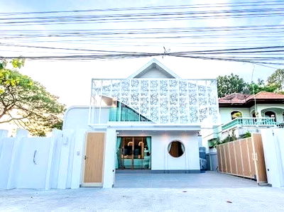 เช่าบ้านเดี่ยว บางละมุง ชลบุรี : ให้เช่าบ้านพูลวิลล่าทำเลดีใกล้ทะเลหาดจอมเทียน