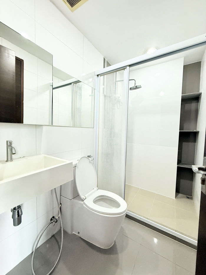 picture Ready to move in⚡️"𝐑𝐡𝐲𝐭𝐡𝐦 𝐑𝐚𝐭𝐜𝐡𝐚𝐝𝐚" 2 Bedroom 2 Bathroom  73 Sq.m. Floor 25 Near : MRT-Ratchada  - 15/21